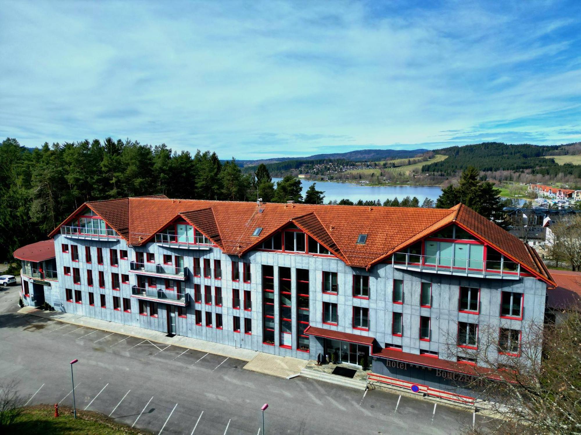 Hotel Bouczech Lipno nad Vltavou Exterior foto